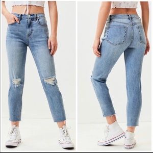 Pacsun Sz 26 High Waisted Frayed Vintage Icon Mom Jeans